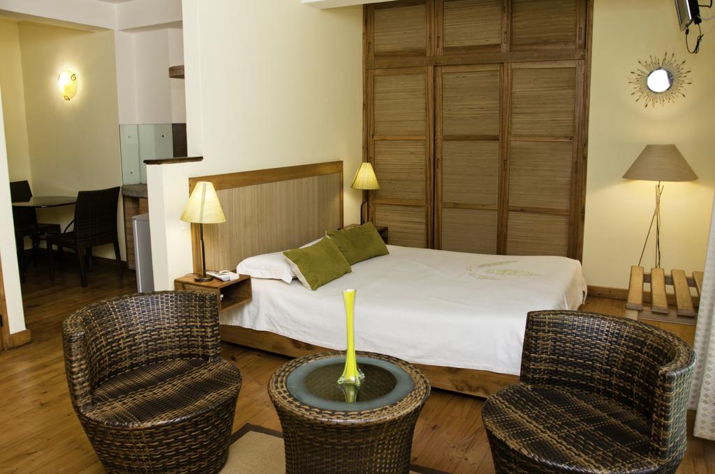 Hotel Restaurant Le Combava 塔那那利佛 外观 照片