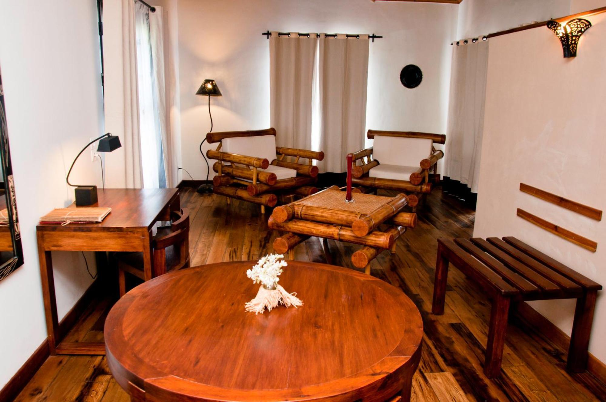 Hotel Restaurant Le Combava 塔那那利佛 外观 照片
